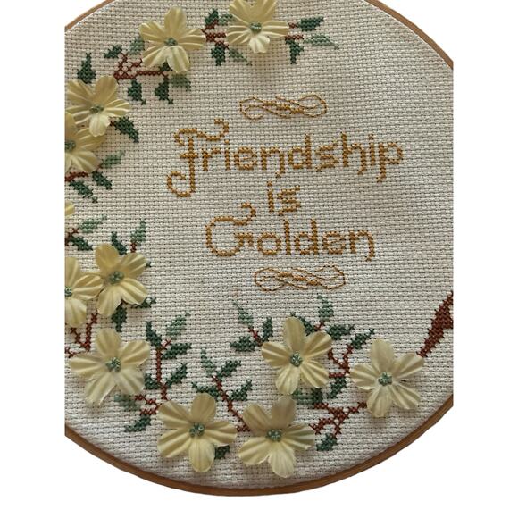 Cross Stitch Wooden Framed With Lace In 10" Hoop Friendship Is Golden Flowers - Picture 2 of 3
